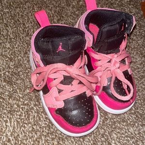 Toddler Jordan 1 mids